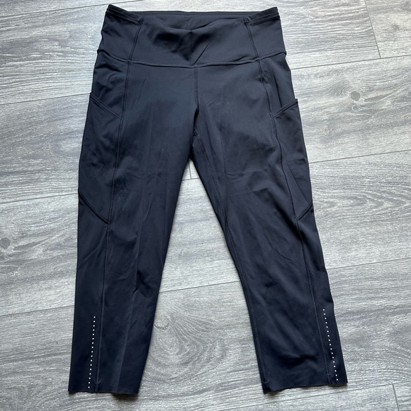 Lululemon Fast & Free Crop II *Nulux 19"
Black - Picture 3 of 7